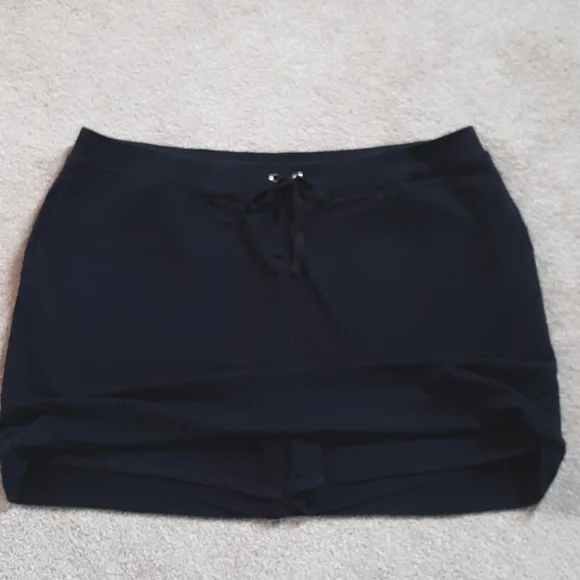 Black Skorts - Picture 4 of 4